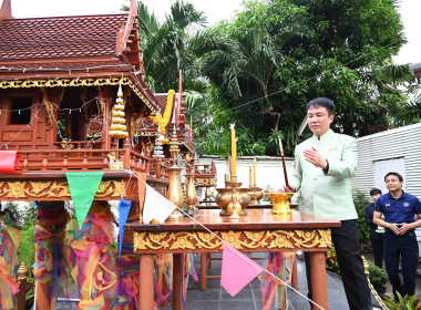 สักการะสิ่งศักดิ์สิทธิ์ กรมส่งเสริมสหกรณ์ 53 ปี พารามิเตอร์รูปภาพ 1