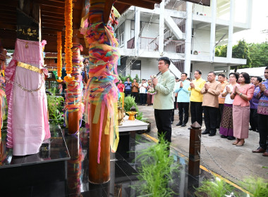 สักการะสิ่งศักดิ์สิทธิ์ กรมส่งเสริมสหกรณ์ 53 ปี พารามิเตอร์รูปภาพ 7