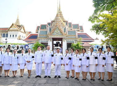 พิธีวางพวงมาลาถวายสักการะเบื้องหน้าพระฉายาลักษณ์ พารามิเตอร์รูปภาพ 8