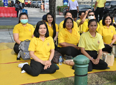 ร่วมเฝ้าฯ รับเสด็จ พระบาทสมเด็จพระเจ้าอยู่หัว พารามิเตอร์รูปภาพ 3